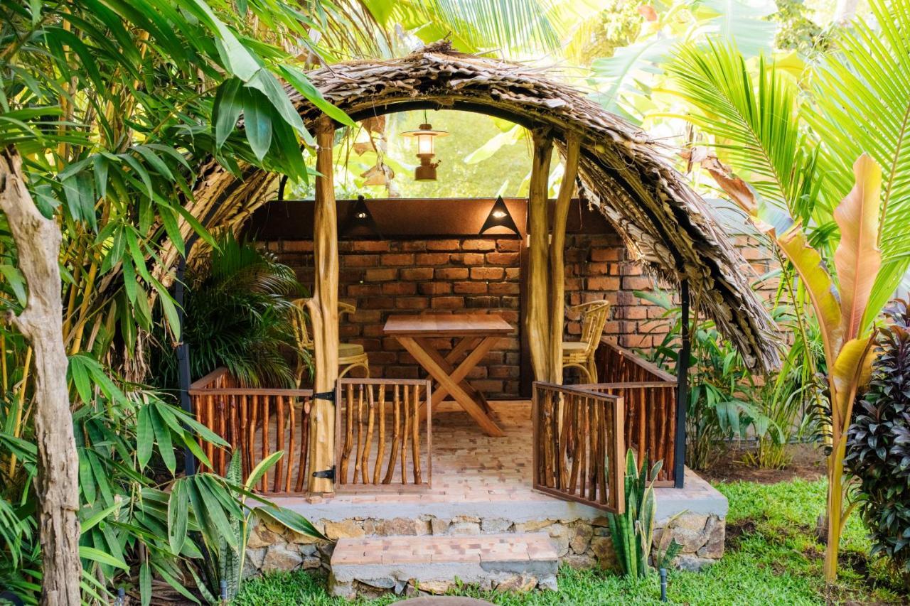 Igabara Hobbit House Hotel Tangalle Exterior foto